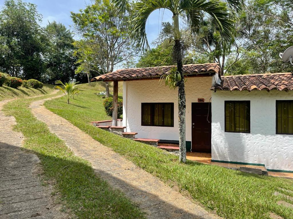 Hotel Candilejas Puerto Berrio Kültér fotó