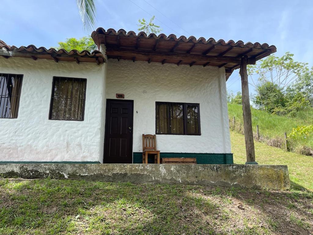 Hotel Candilejas Puerto Berrio Kültér fotó