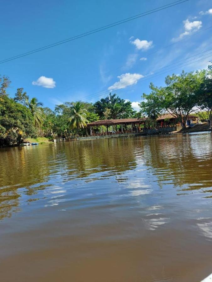 Hotel Candilejas Puerto Berrio Kültér fotó